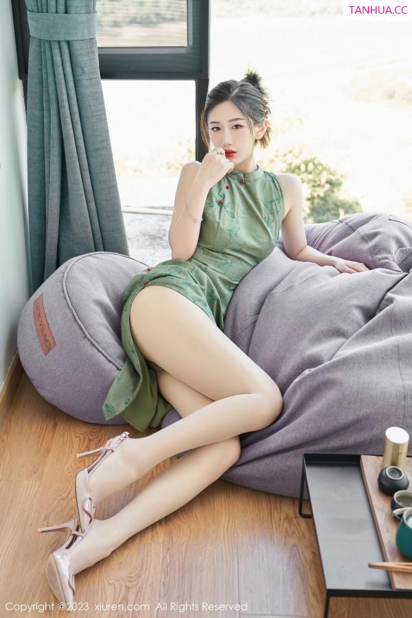   [XiuRen]高清写真图 2023.08.03 No.7181 沈青黛 旗袍美腿第52张图片